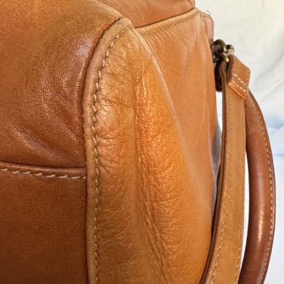 Vintage fossil bag with the a key charm. - Picture 10 of 16